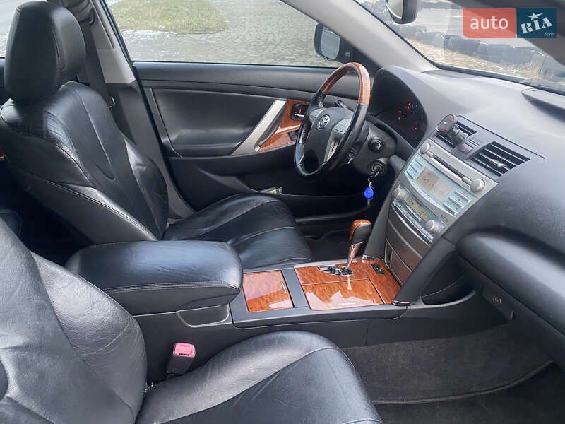 Седан Toyota Camry 2007 в Львове