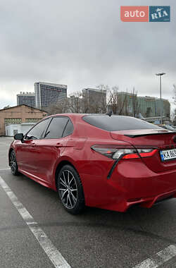 Седан Toyota Camry 2020 в Киеве