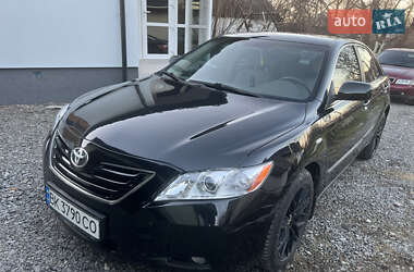 Седан Toyota Camry 2008 в Острозі