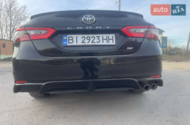 Седан Toyota Camry 2018 в Миргороде