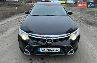 Седан Toyota Camry 2016 в Харкові