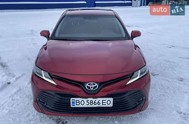 Седан Toyota Camry 2018 в Тернополе