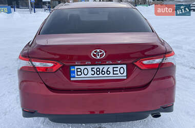 Седан Toyota Camry 2018 в Тернополе