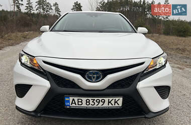 Седан Toyota Camry 2020 в Киеве