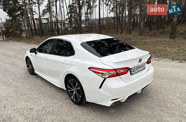 Седан Toyota Camry 2020 в Киеве