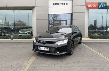 Седан Toyota Camry 2015 в Харкові