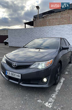 Седан Toyota Camry 2012 в Києві