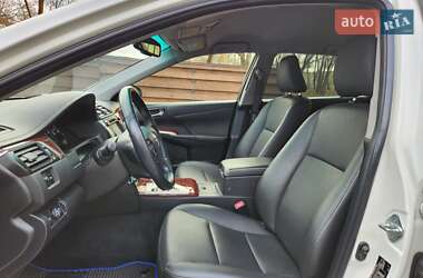 Седан Toyota Camry 2012 в Киеве