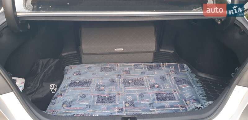 Седан Toyota Camry 2018 в Львові