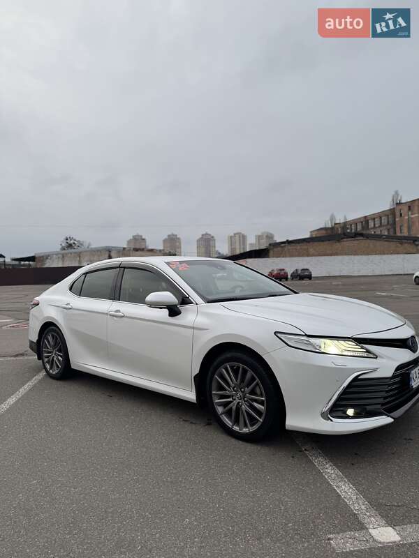 Седан Toyota Camry 2021 в Киеве