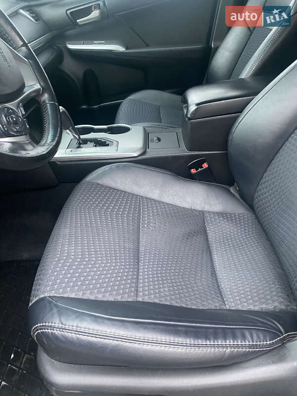 Седан Toyota Camry 2014 в Броварах