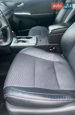 Седан Toyota Camry 2014 в 