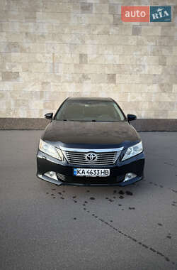 Седан Toyota Camry 2011 в Києві