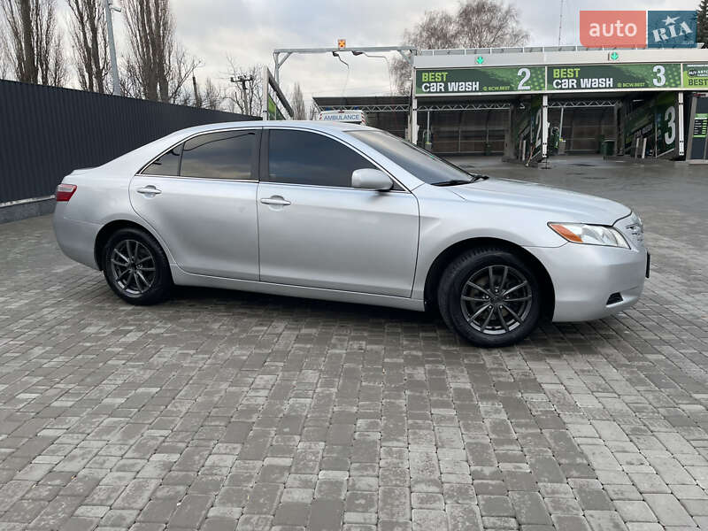 Седан Toyota Camry 2008 в Кропивницком