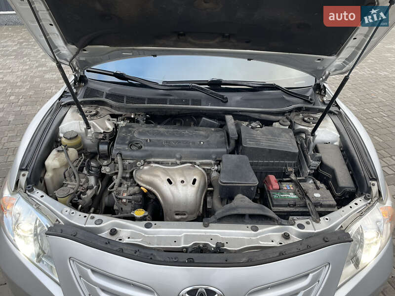Седан Toyota Camry 2008 в Кропивницком