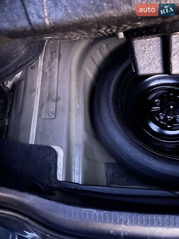 Седан Toyota Camry 2015 в Гайвороні