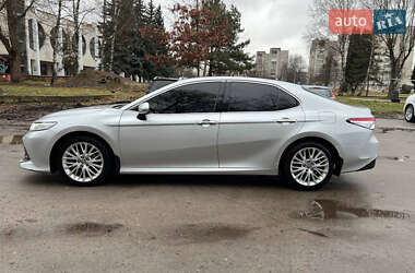 Седан Toyota Camry 2018 в 