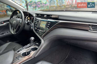 Седан Toyota Camry 2018 в 