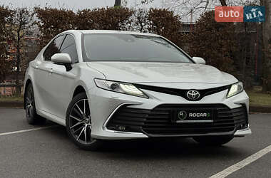 Седан Toyota Camry 2021 в Києві