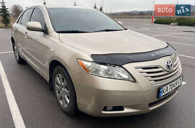 Седан Toyota Camry 2006 в Києві