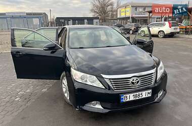 Седан Toyota Camry 2013 в Кременчуці