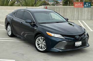 Toyota Camry 2019