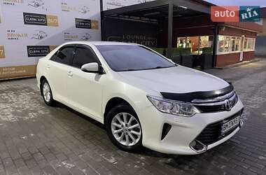 Седан Toyota Camry 2016 в Сумах