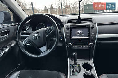 Седан Toyota Camry 2015 в Львові