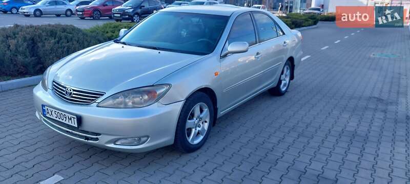 Седан Toyota Camry 2002 в 