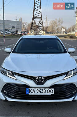 Седан Toyota Camry 2019 в Києві