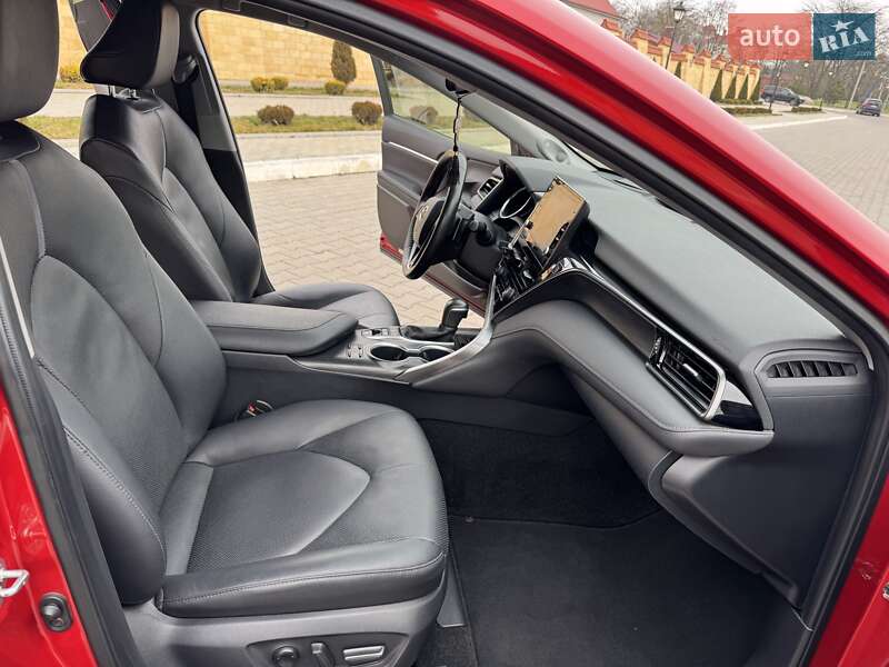 Седан Toyota Camry 2022 в Измаиле