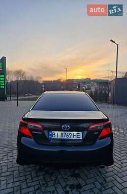 Седан Toyota Camry 2014 в 