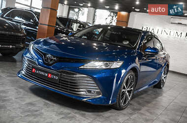 Седан Toyota Camry 2019 в 