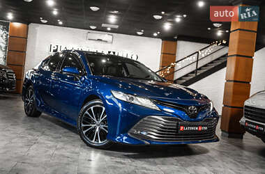 Седан Toyota Camry 2019 в 