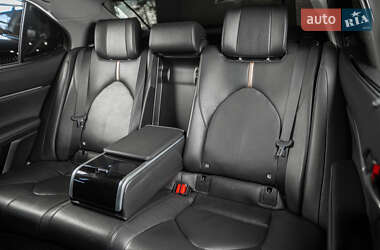 Седан Toyota Camry 2019 в 