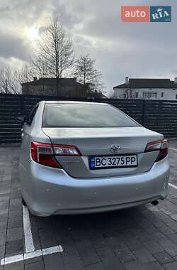 Седан Toyota Camry 2012 в 