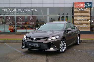 Седан Toyota Camry 2023 в Києві