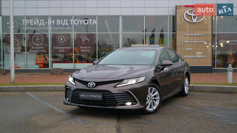 Седан Toyota Camry 2023 в Києві