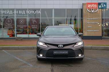 Седан Toyota Camry 2023 в Києві