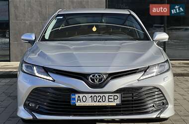 Седан Toyota Camry 2020 в Ужгороді