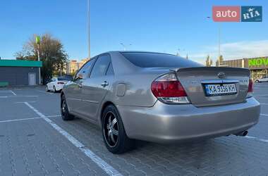 Седан Toyota Camry 2005 в Києві