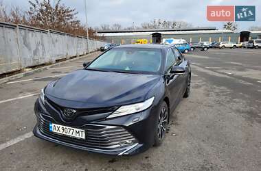 Седан Toyota Camry 2018 в Харькове