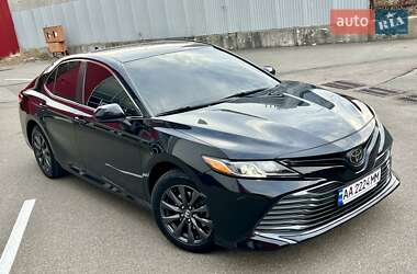 Седан Toyota Camry 2019 в Києві