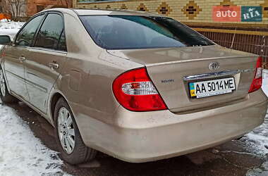 Седан Toyota Camry 2004 в 