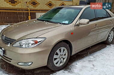 Седан Toyota Camry 2004 в 
