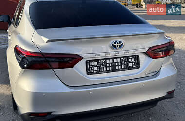 Седан Toyota Camry 2023 в Запоріжжі