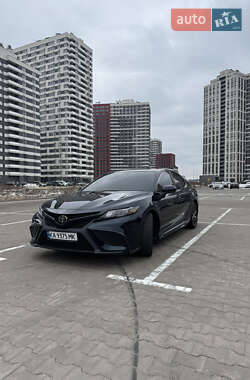 Седан Toyota Camry 2021 в Киеве