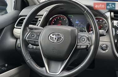 Седан Toyota Camry 2019 в Мукачево