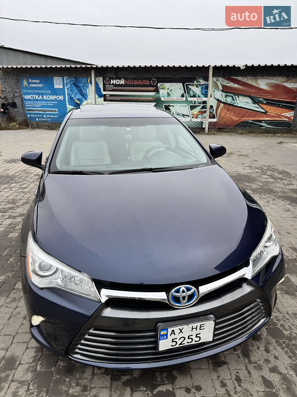 Седан Toyota Camry 2016 в Харкові