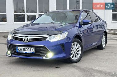 Седан Toyota Camry 2015 в Киеве